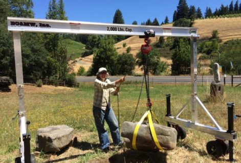 Artist and sculptor Rebecca Johnson using our Hybrid All terrain aluminum gantry crane